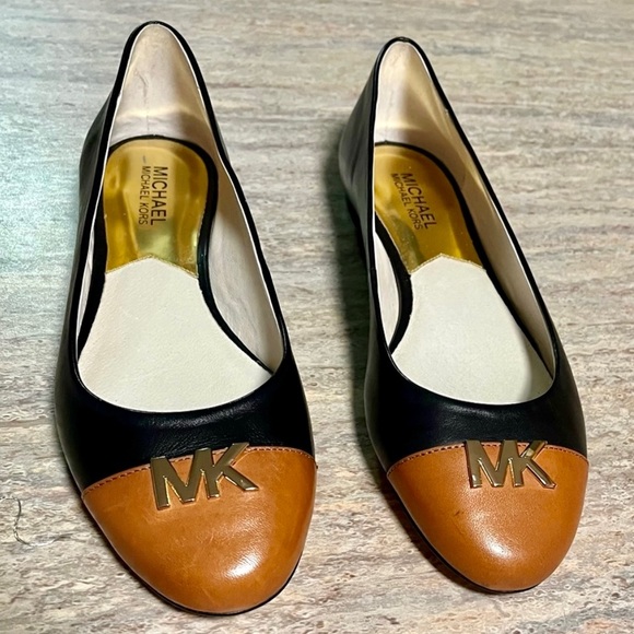 MICHAEL Michael Kors Shoes - NWOB Michael Kors flat leather shoes